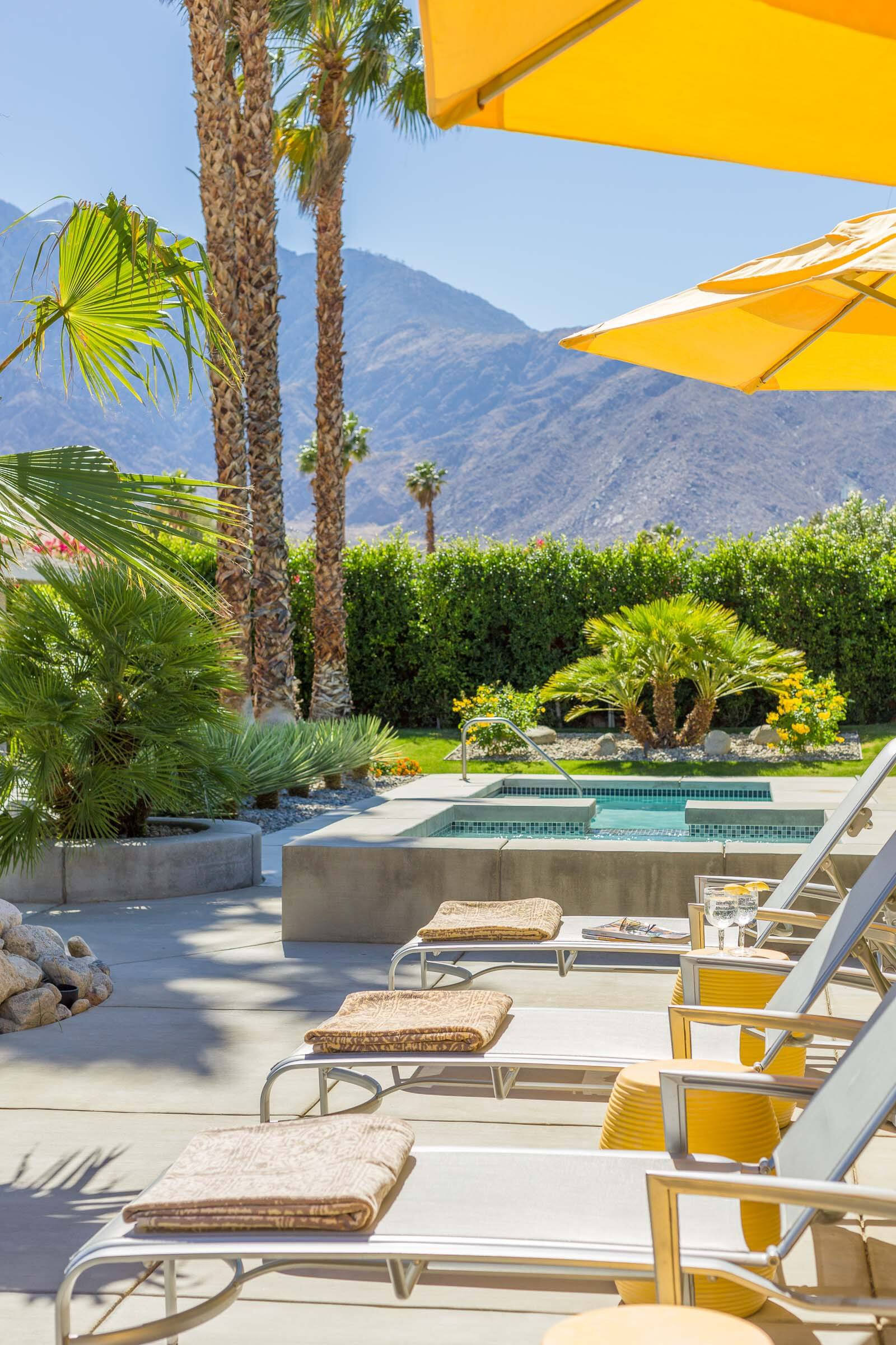 Luxurious Mid-Century Oasis in Palm Springs